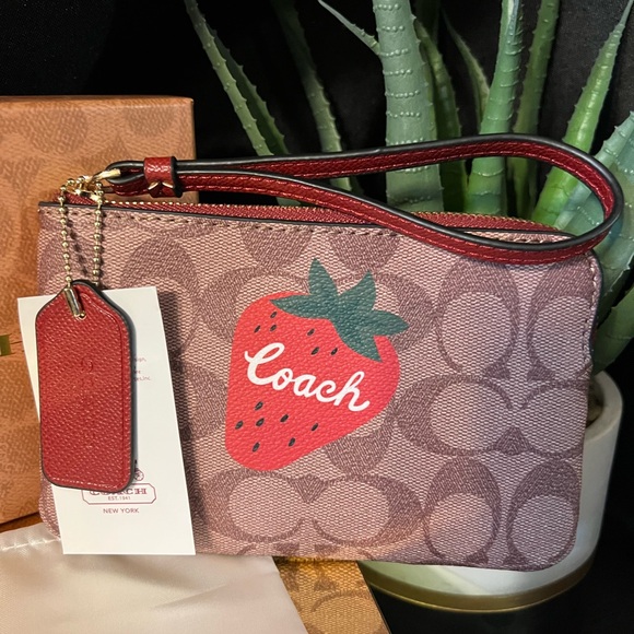 Coach Strawberry Signature Wristlet | NWT |Canvas w/ Box & Dust Bag - Picture 11 of 11